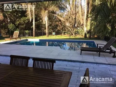 Casa en Venta con 1 cochera