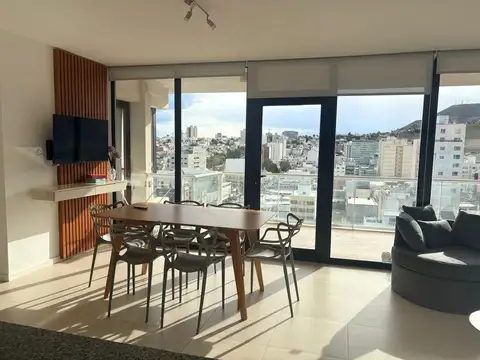 Pellegrini en pleno centro
