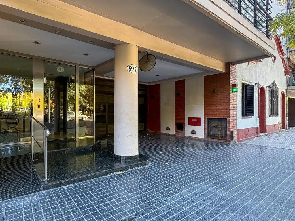 Donato Alvarez al 900 2° Piso