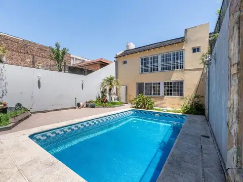 Casa venta Sarandi 4 amb cochera pileta quincho