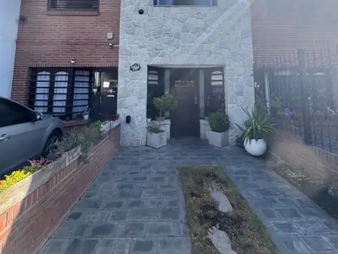 Triplex 5 ambientes en venta - Villa Primera