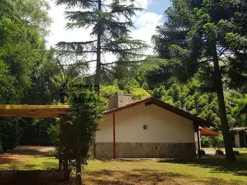 Casa 9 ambientes con 2 baños