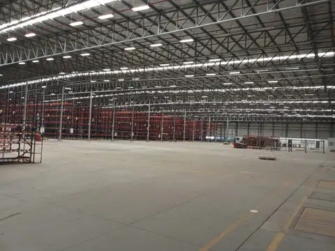 Nave Industrial en Alquiler de 12.353 m2 cubiertos - Escobar Garin