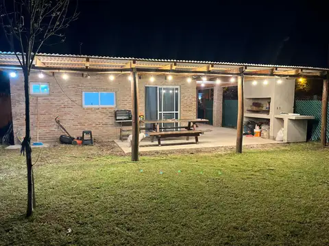 Casa 2 ambientes con 1 baño
