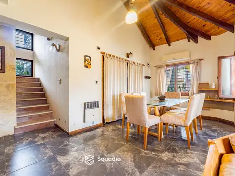 Casa en Venta con 2 cocheras
