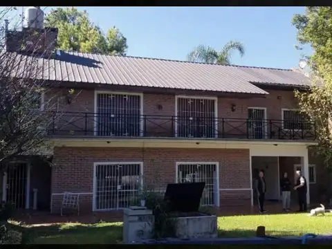 Venta casa 5 ambientes C/ pileta y quincho - Tortuguitas