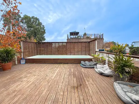 Casa en Venta de 3 Plantas, Con 2 Terrazas y Pileta - Acassuso, San Isidro