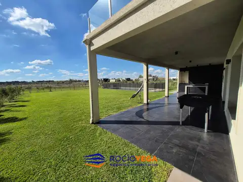 Casa en Alquiler en El Naudir, USD 2.300