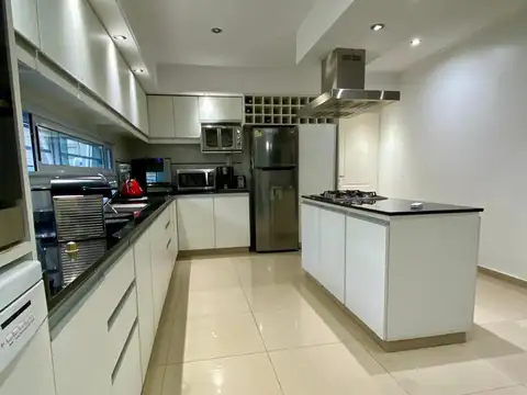 Casa en Venta en Villa Sarmiento, USD 360.000