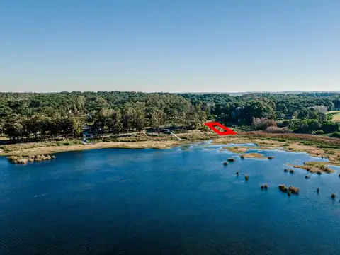 Lote en venta de 1.126 m2 sobre la costa de Laguna Blanca - Reserva Montoya 100