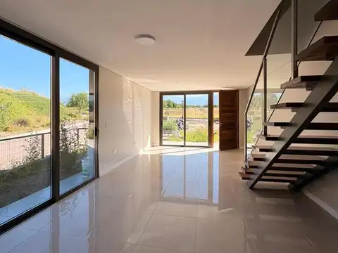 OPENHOUSE vende hermosos dúplex a estrenar en Barrio Dalvian