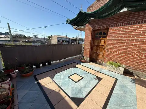 Casa 3 ambientes con 2 baños