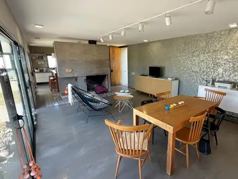 Casa 3 ambientes con 2 baños