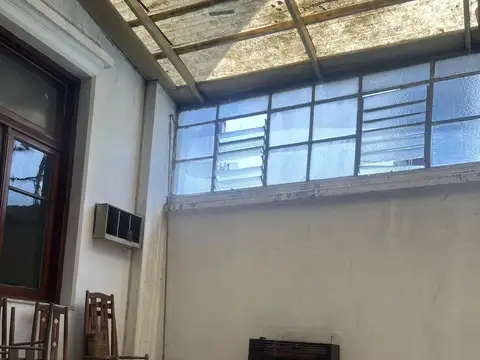 Departamento ideal para flipping en hermoso edificio antiguo de categoria