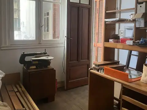 Departamento ideal para flipping en hermoso edificio antiguo de categoria
