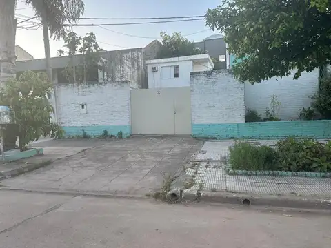 CASA CENTRICA EN VENTA apta local comercial