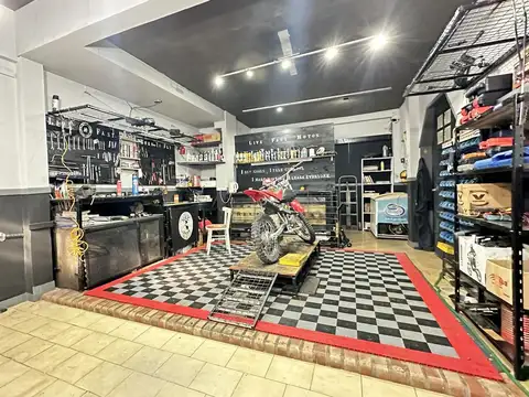 Av Andres Rolón al 200