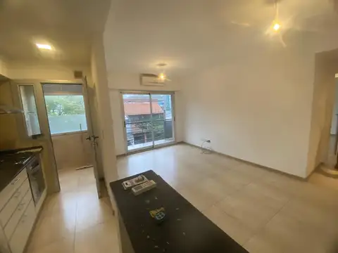 Departamento de 3 amb. con cochera y baulera en alquiler en Vte. López