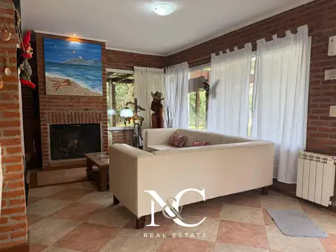 Casa en venta en Carilo