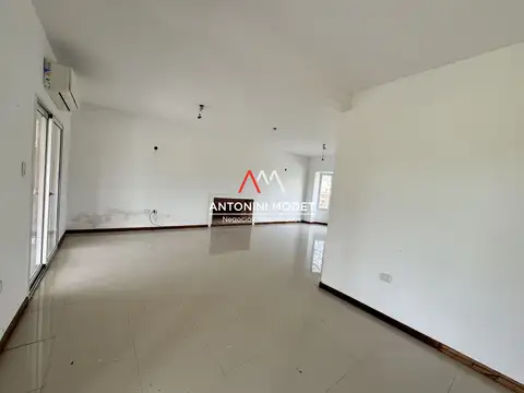 Casa 5 ambientes con 4 baños