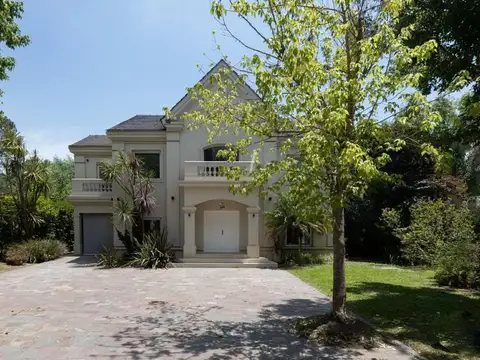 Casa de 5 dormitorios en venta en Solar del Bosque. Canning-Ezeiza-San Vicente.