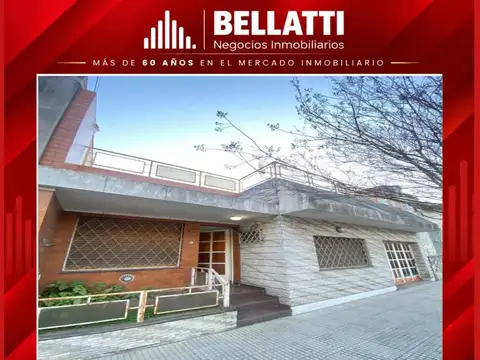 CASA EN VENTA - TERRENO PROPIO / 2 PLANTAS 7 AMBIENTES.