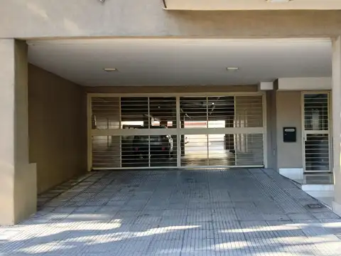 SE VENDE COCHERA EN MONTECASTRO
