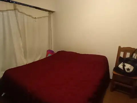 Casa en Alquiler con 4 cocheras