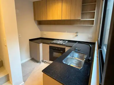 Casa 2 ambientes con 1 baño