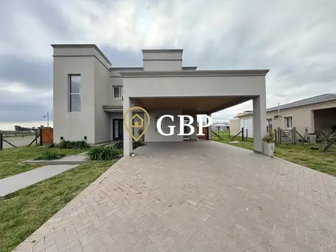 Casa en Alquiler de 3 dormitorios