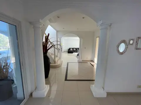 Casa en Venta en Campos De Alvarez, USD 580.000