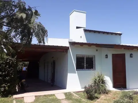 Casa en venta - 4 dormitorios, 2 baño, 2 cocheras, parrilla - 190 Mts2 cubiertos - Baradero