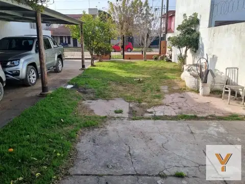 Casa 2 ambientes con 1 baño