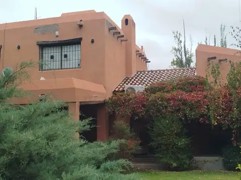 Casa 7 ambientes con 3 baños