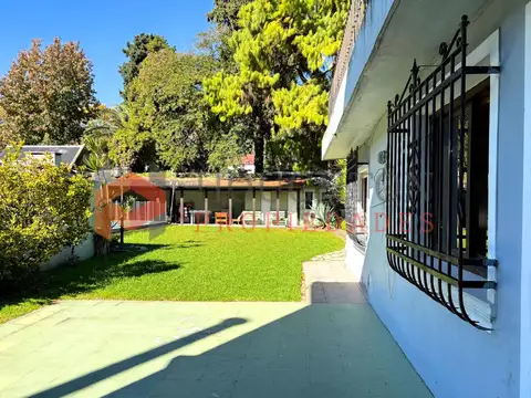 Casa en Alquiler   6 ambientes con Jardín y Pileta en FLORIDA