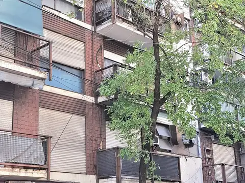 ¡Excelente Oportunidad! Luminoso 2 Ambientes/ Balcón con vista abierta.