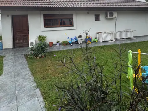 Venta Casa 3 dormitorios con Parque y Pileta