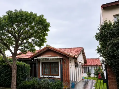 Venta Casa 3 dormitorios con Parque y Pileta