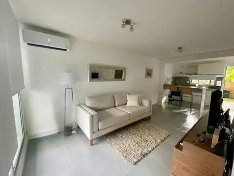 VENTA DUPLEX 2 DORMITORIOS,COCHERA,FONDO,SOLYMAR