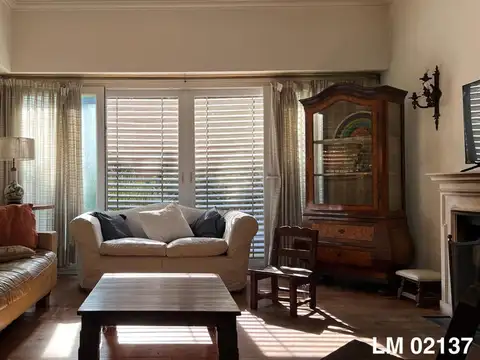 IMPORTANTE CASA SOBRE LOTE DE 1200M2