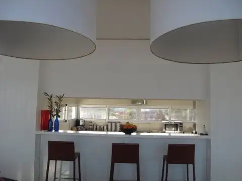 Casa en Alquiler Temporal con 2 cocheras