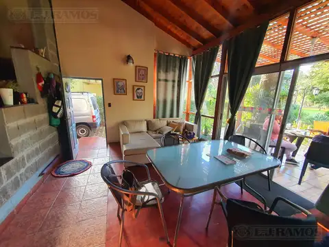 Casa 3 ambientes con 2 baños