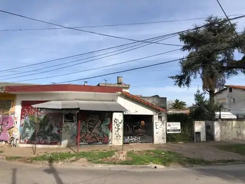 Casa en Venta con 3 cocheras
