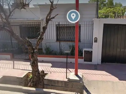 CASA EN VENTA - Mendoza