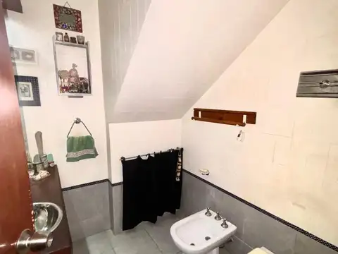 Casa 5 ambientes con 4 baños