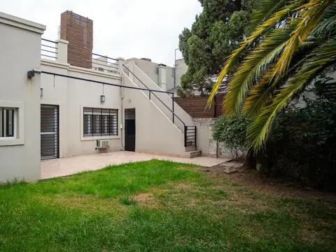 Venta casa 4 ambientes con jardín en Haedo
