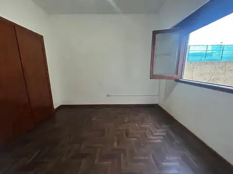 Avenida Hipólito Yrigoyen 4500