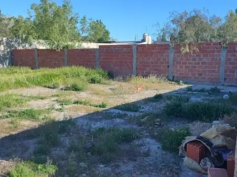 TERRENO EN LOS 3 PINOS CON PLATEA DE 100MTS2