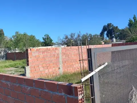 TERRENO EN LOS 3 PINOS CON PLATEA DE 100MTS2