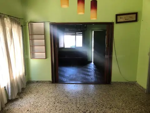 Casa 3 ambientes con 2 baños